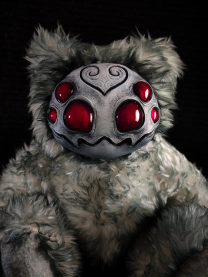 Arakobe (Albino Arachnid Ver.) - Monster Art Doll Plush Toy