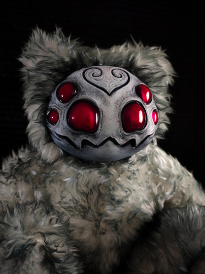 Arakobe (Albino Arachnid Ver.) - Monster Art Doll Plush Toy