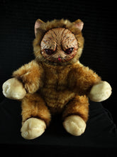 Load image into Gallery viewer, Purroz (Cheshire Snapz Ver.) - Monster Art Doll Plush Toy
