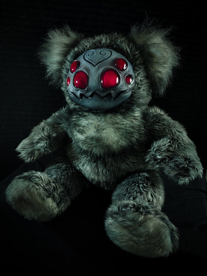 Arakobe (Manic Mandibles Ver.) - Monster Art Doll Plush Toy
