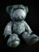 Load image into Gallery viewer, Gosia (Pale Iridus Ver.) - Monster Art Doll Plush Toy
