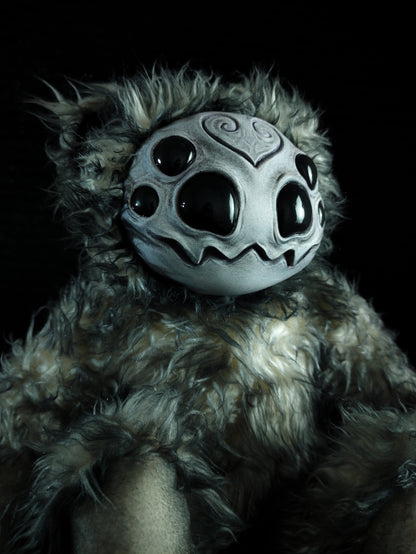Arakobe (Goulrond Ver.) - Monster Art Doll Plush Toy