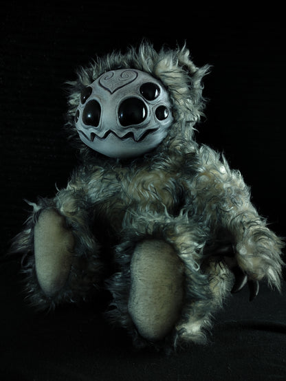 Arakobe (Goulrond Ver.) - Monster Art Doll Plush Toy