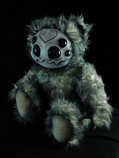 Arakobe (Goulrond Ver.) - Monster Art Doll Plush Toy