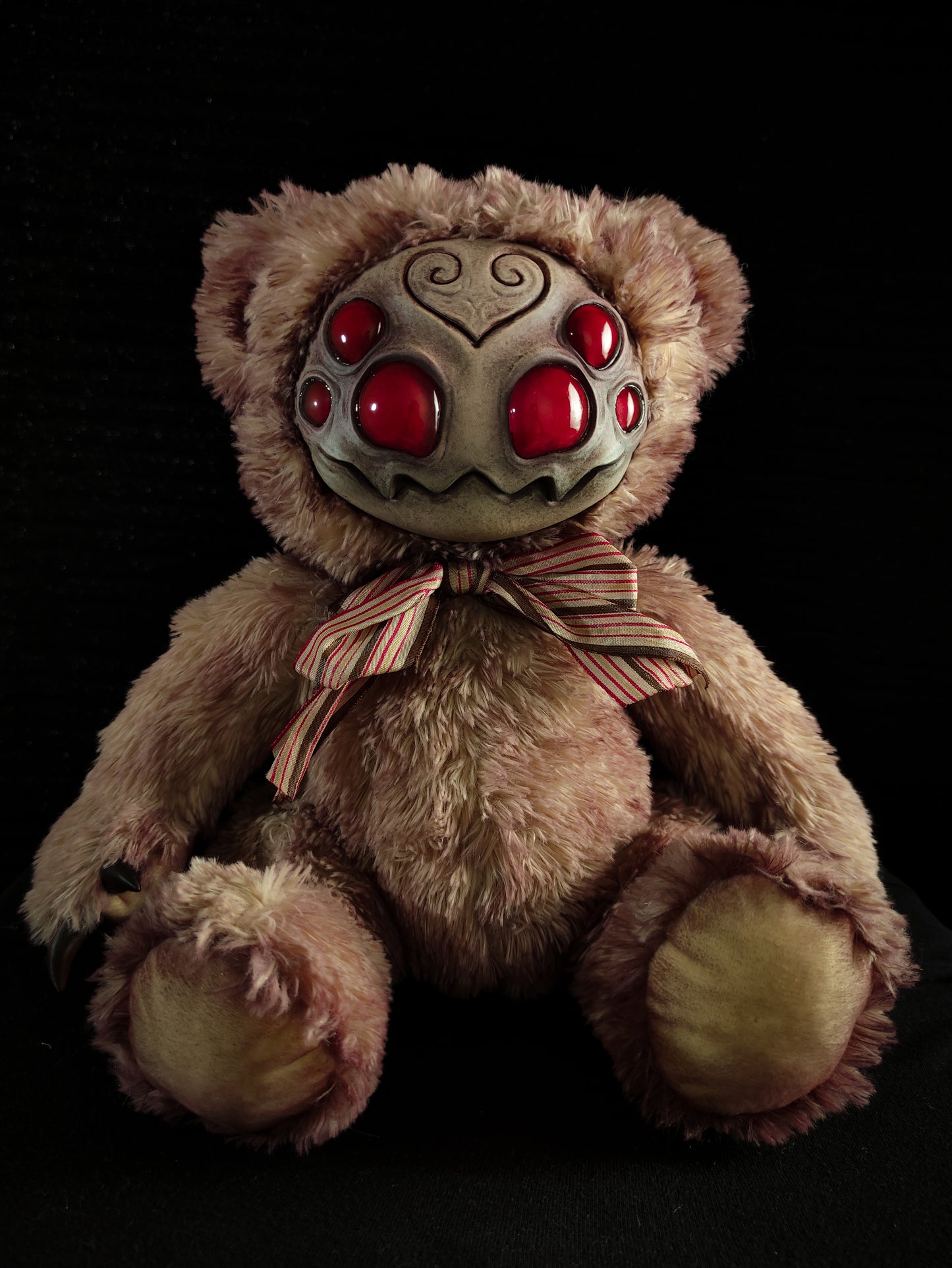 Arakobe (Cute Crawler Ver.) - Monster Art Doll Plush Toy