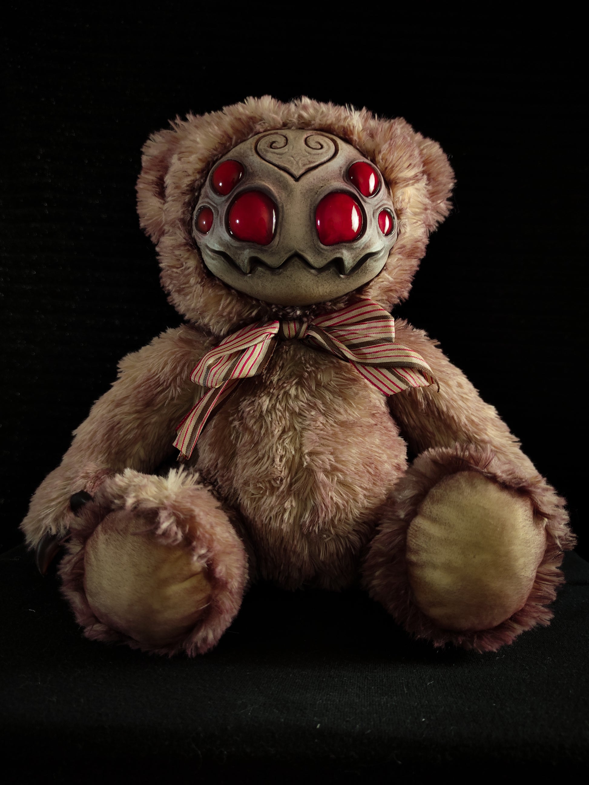 Arakobe (Cute Crawler Ver.) - Monster Art Doll Plush Toy