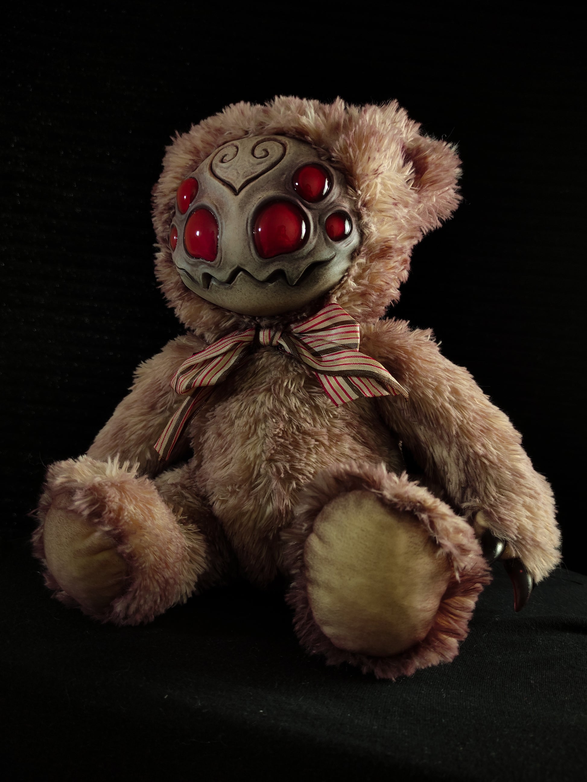 Arakobe (Cute Crawler Ver.) - Monster Art Doll Plush Toy