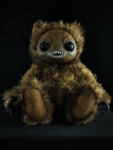 Load image into Gallery viewer, Ningen (Woodland Wraith Ver.) - Monster Art Doll Plush Toy
