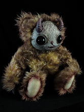 Load image into Gallery viewer, Yukigen (Abominable Snowman Ver.) - Monster Art Doll Plush Toy
