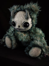 Load image into Gallery viewer, Yukigen (Yuletide Yeti Ver.) - Monster Art Doll Plush Toy
