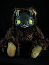 Load image into Gallery viewer, Yukigen (Little Lamplight Ver.) - Monster Art Doll Plush Toy
