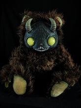 Load image into Gallery viewer, Yukigen (Little Lamplight Ver.) - Monster Art Doll Plush Toy
