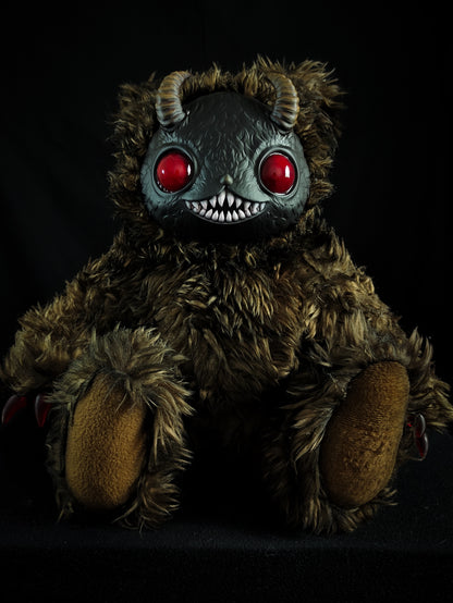 Yukigen (Bloodshot Ver.) - Monster Art Doll Plush Toy