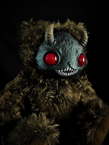 Yukigen (Bloodshot Ver.) - Monster Art Doll Plush Toy