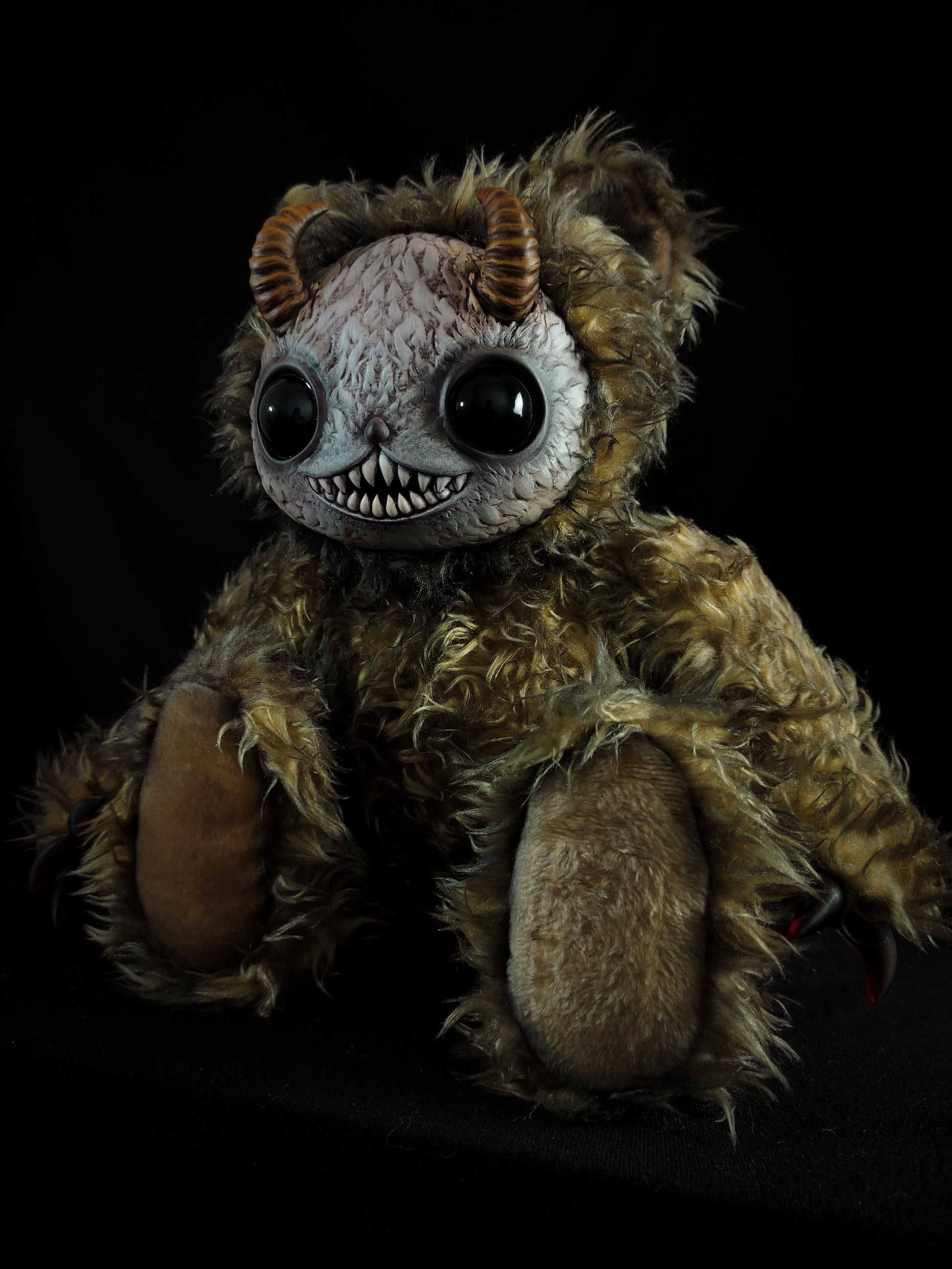 Yukigen (Gloombell Ver.) - Monster Art Doll Plush Toy