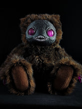 Load image into Gallery viewer, Ningen (Glassy Aurora Ver.) - Monster Art Doll Plush Toy
