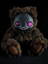 Load image into Gallery viewer, Ningen (Glassy Aurora Ver.) - Monster Art Doll Plush Toy
