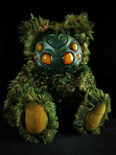 Load image into Gallery viewer, Arakobe (Mean Mandarin Ver.) - Monster Art Doll Plush Toy
