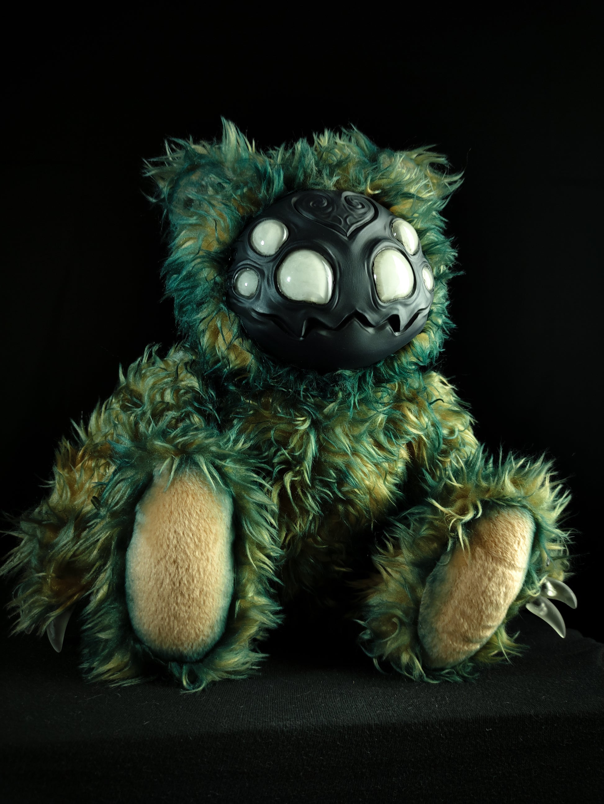 Arakobe (Vacuous Pearl Ver.) - Monster Art Doll Plush Toy