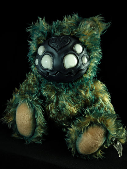 Arakobe (Vacuous Pearl Ver.) - Monster Art Doll Plush Toy