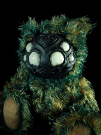 Arakobe (Vacuous Pearl Ver.) - Monster Art Doll Plush Toy