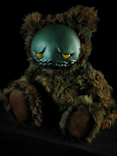 Load image into Gallery viewer, Gosia (Mean Green Ver.) - Monster Art Doll Plush Toy
