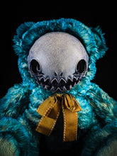 Load image into Gallery viewer, Haluwo (Ectopunch Ver.) - Monster Art Doll Plush Toy
