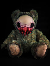 Load image into Gallery viewer, Eldinuth (Razor Reedz Ver.) - Monster Art Doll Plush Toy
