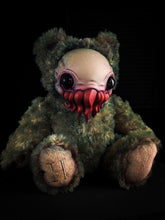 Load image into Gallery viewer, Eldinuth (Razor Reedz Ver.) - Monster Art Doll Plush Toy

