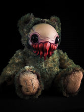 Load image into Gallery viewer, Eldinuth (Razor Reedz Ver.) - Monster Art Doll Plush Toy
