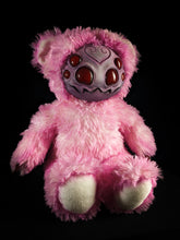 Load image into Gallery viewer, Arakobe (Creepy Floss Ver.) - Monster Art Doll Plush Toy
