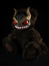 Load image into Gallery viewer, Amon (Looming Terror ver.) - Monster Art Doll Plush Toy
