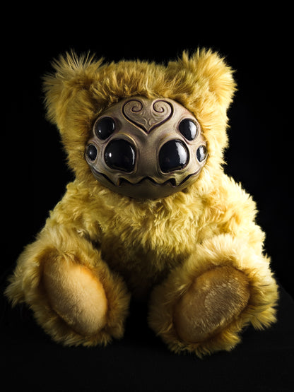 Arakobe (Sand Krawler Ver.) - Monster Art Doll Plush Toy