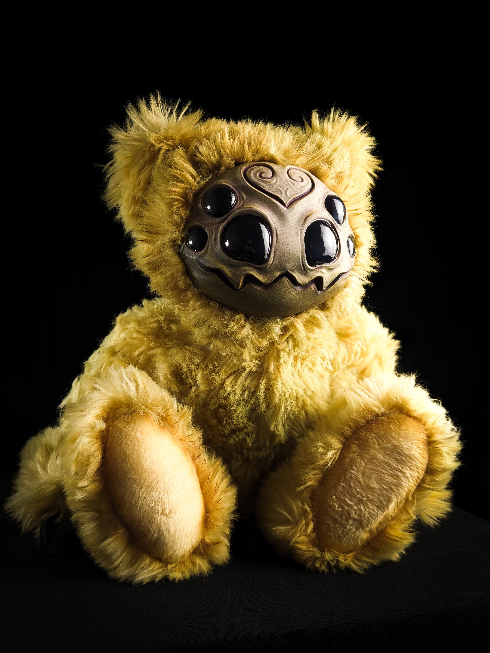 Arakobe (Sand Krawler Ver.) - Monster Art Doll Plush Toy