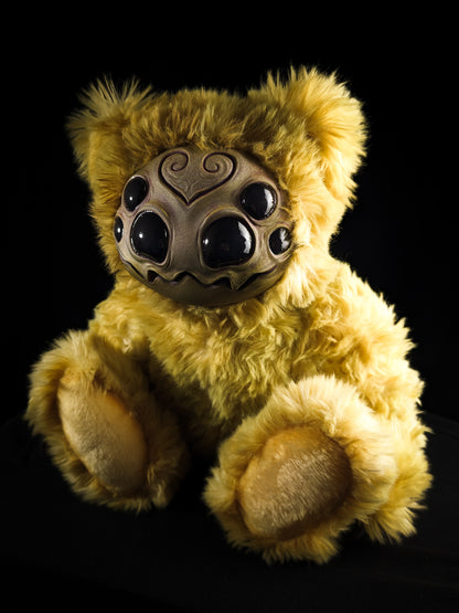 Arakobe (Sand Krawler Ver.) - Monster Art Doll Plush Toy