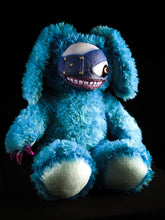 Load image into Gallery viewer, Eyepatch (Kandy Kagune ver.) - Monster Art Doll Plush Toy
