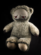 Load image into Gallery viewer, Gosia (Rustic Melancholy Ver.) - CRYPTCRITS Monster Art Doll Plush Toy
