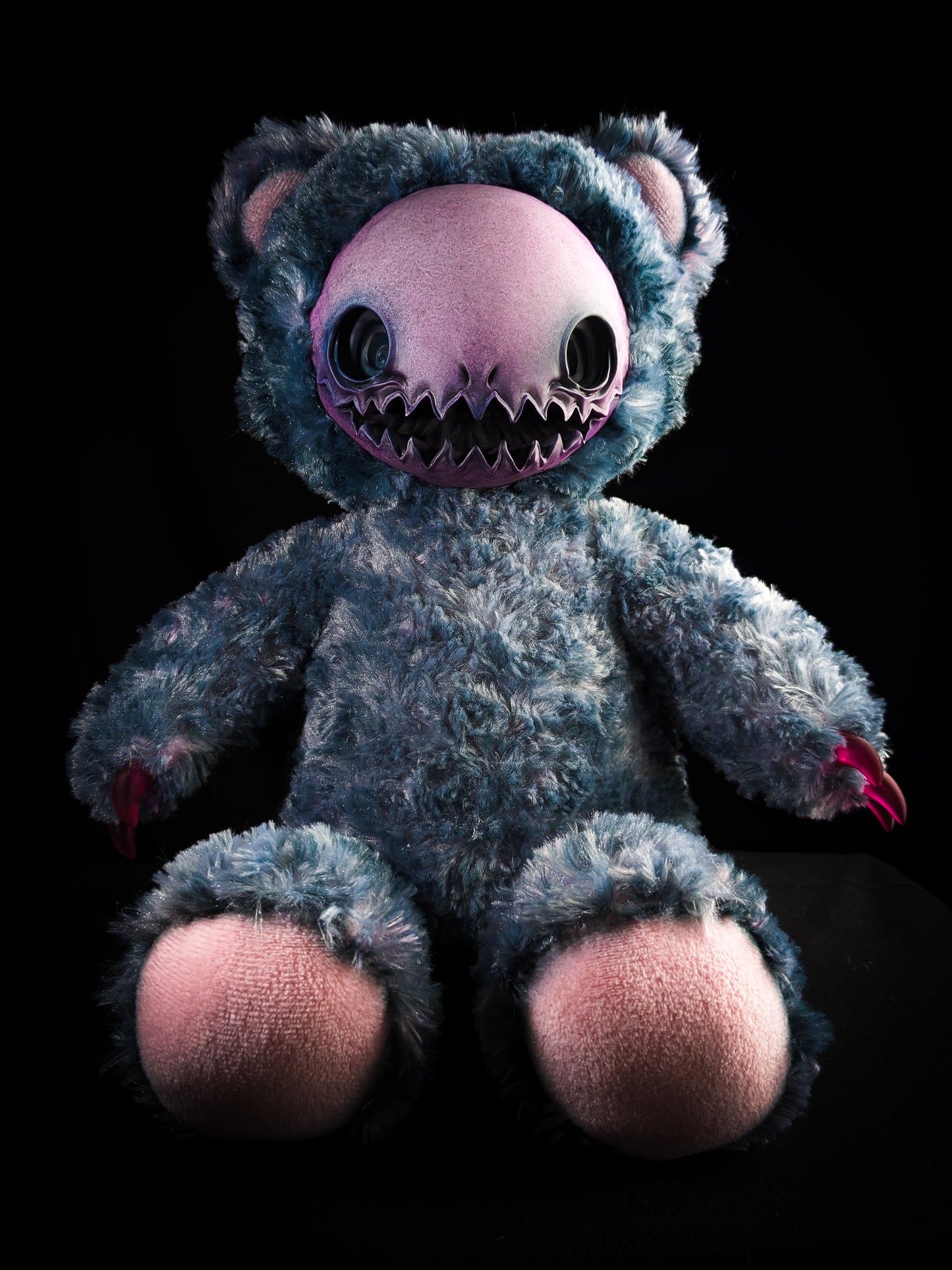 Haluwo (Sweet Phantom Ver.) - CRYPTCRITS Monster Art Doll Plush Toy