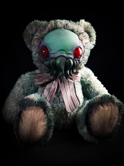 Eldinuth (Sullen Slither Ver.) - CRYPTCRITS Monster Art Doll Plush Toy