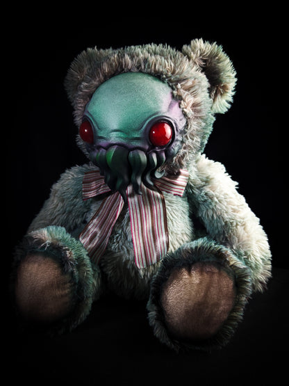 Eldinuth (Sullen Slither Ver.) - CRYPTCRITS Monster Art Doll Plush Toy