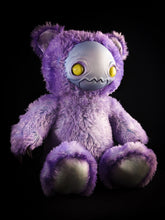 Load image into Gallery viewer, Ectophasma (Pearlescent Phantom Ver.) - CRYPTCRITS Monster Art Doll Plush Toy

