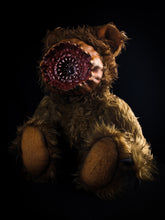 Load image into Gallery viewer, Urchin (Grueling Gore Ver.) - CRYPTCRITS Monster Art Doll Plush Toy
