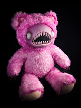 Load image into Gallery viewer, Skree (Shrieking Sherbet Ver.) - CRYPTCRITS Monster Art Doll Plush Toy
