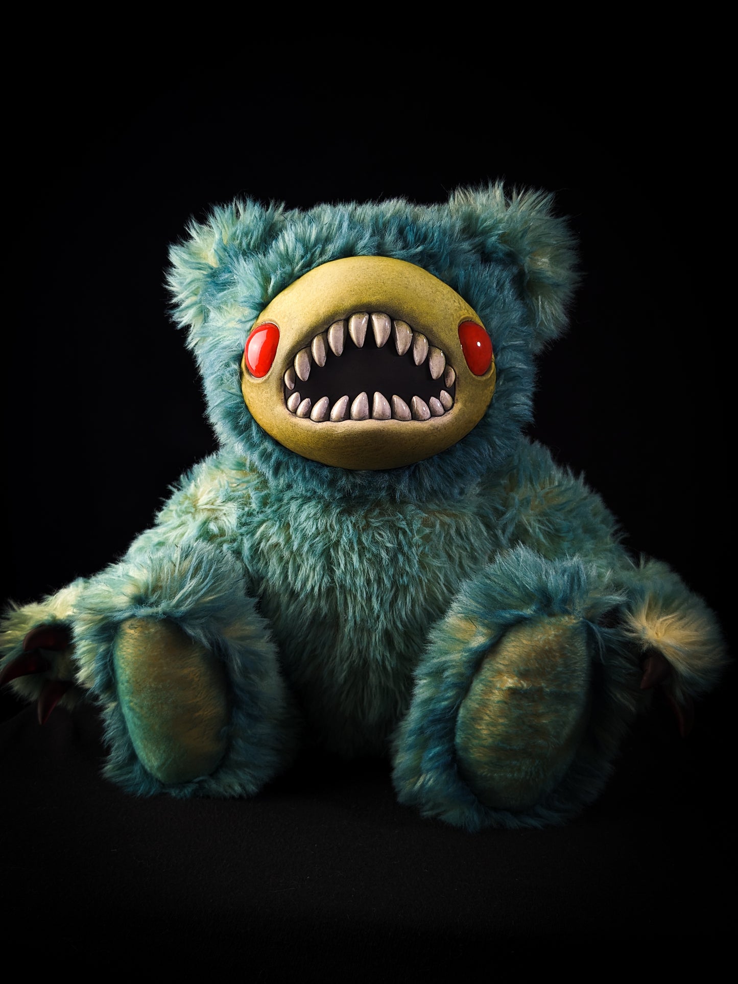 Skree (Gloomy Gasp Ver.) - CRYPTCRITS Monster Art Doll Plush Toy