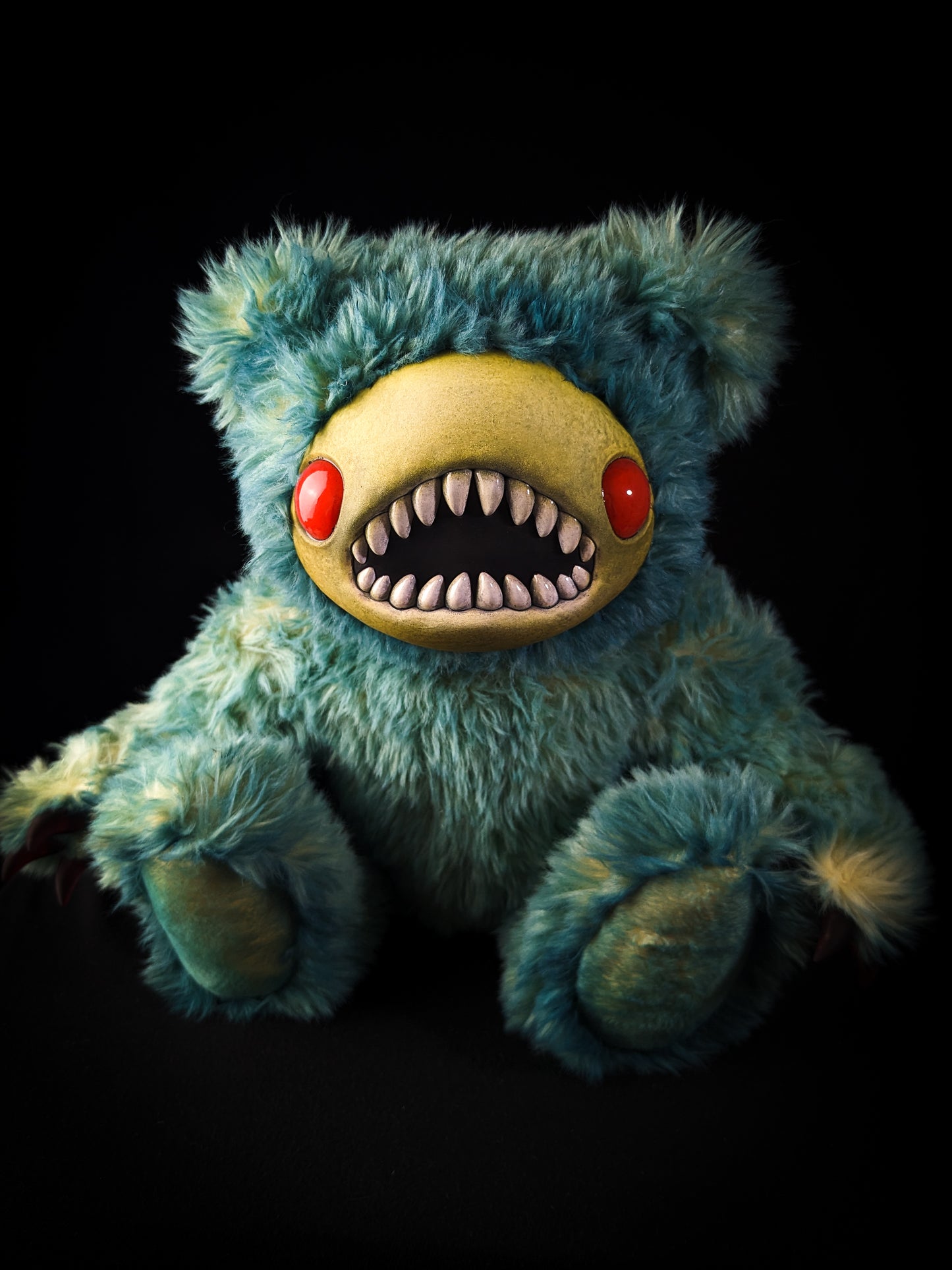 Skree (Gloomy Gasp Ver.) - CRYPTCRITS Monster Art Doll Plush Toy