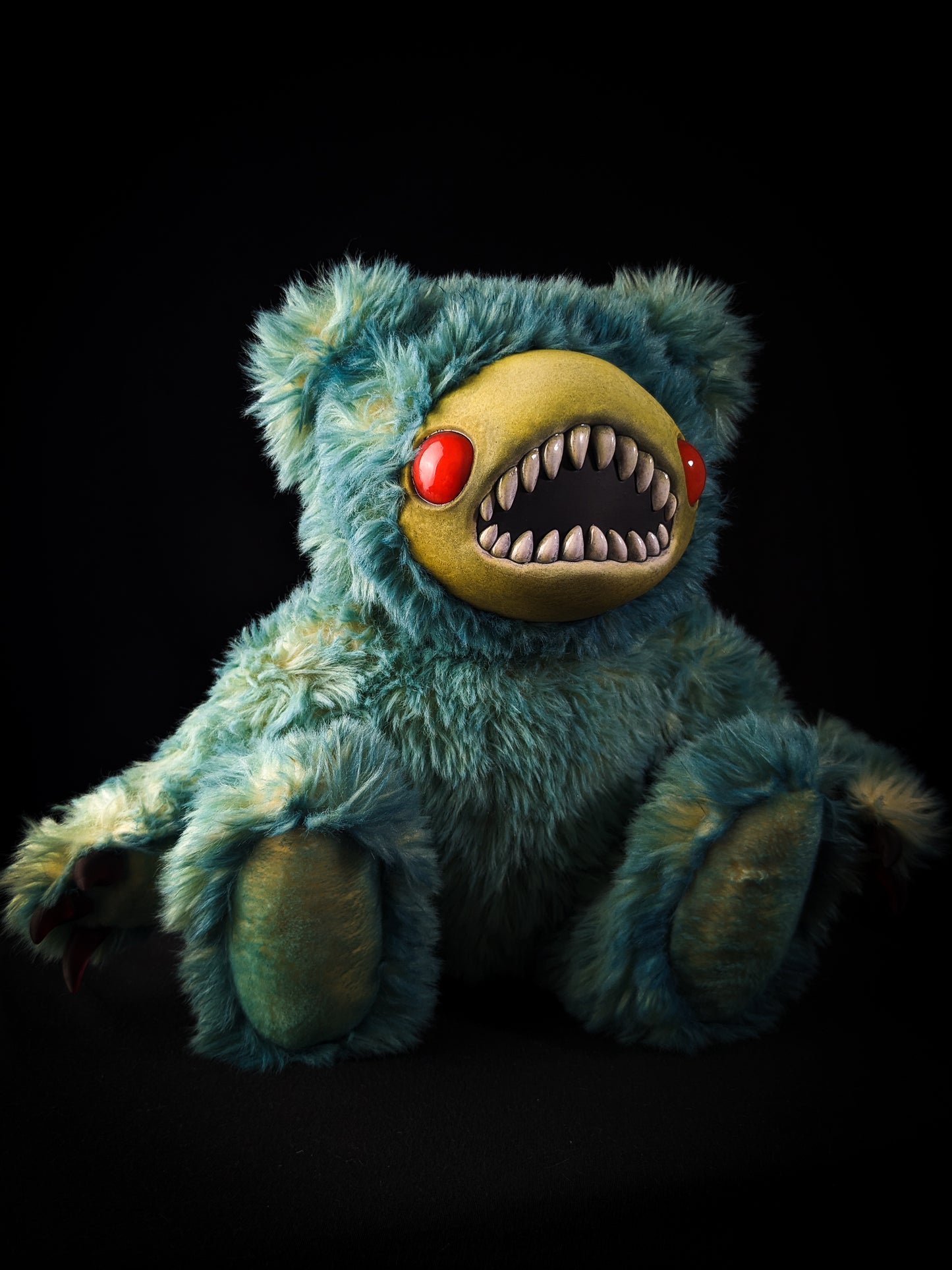 Skree (Gloomy Gasp Ver.) - CRYPTCRITS Monster Art Doll Plush Toy