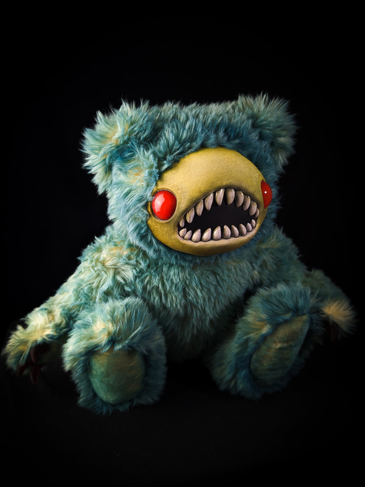 Skree (Gloomy Gasp Ver.) - CRYPTCRITS Monster Art Doll Plush Toy