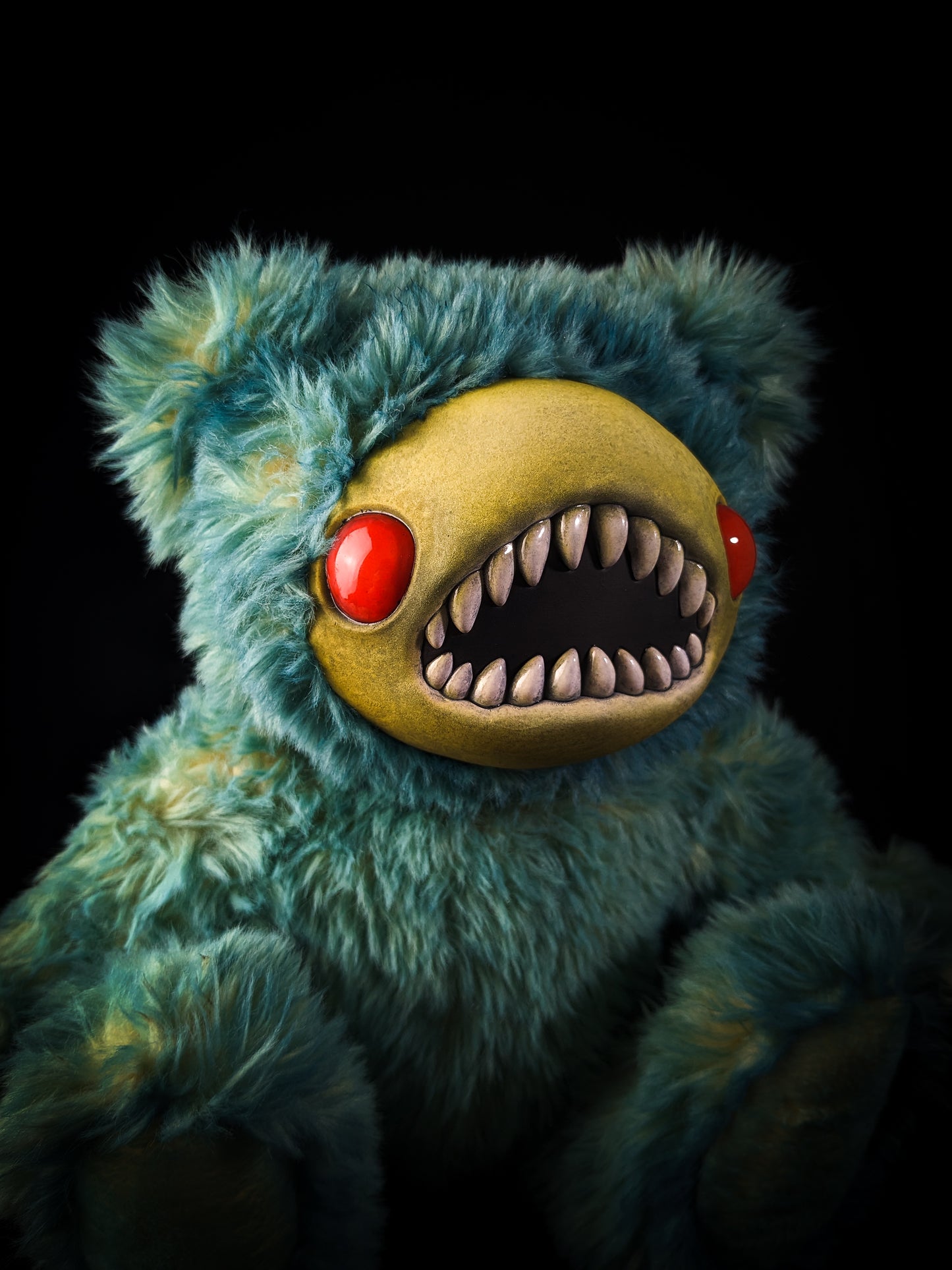 Skree (Gloomy Gasp Ver.) - CRYPTCRITS Monster Art Doll Plush Toy