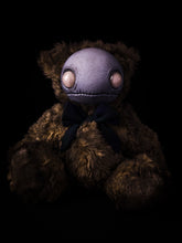 Load image into Gallery viewer, Locust (Pale Grunge Ver.) - CRYPTCRITS Monster Art Doll Plush Toy
