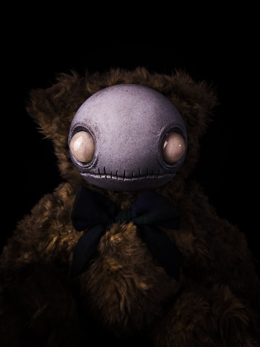 Locust (Pale Grunge Ver.) - CRYPTCRITS Monster Art Doll Plush Toy